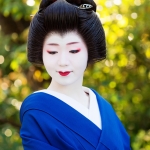 121-Kyoto-Geiko-Portrait-Cherry-Blossom